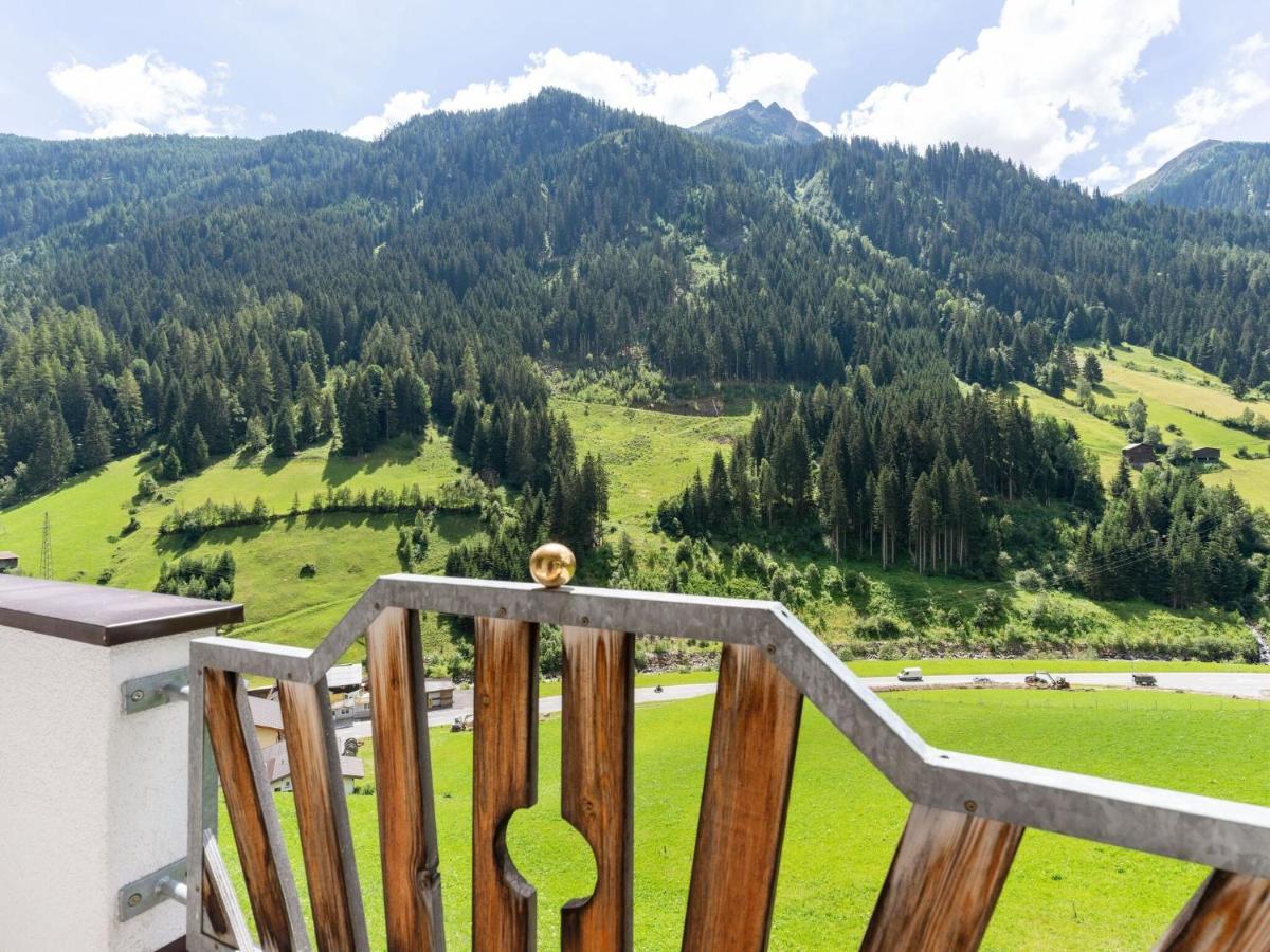 Land On The Kppl Mountain Chains Kappl  Exteriér fotografie